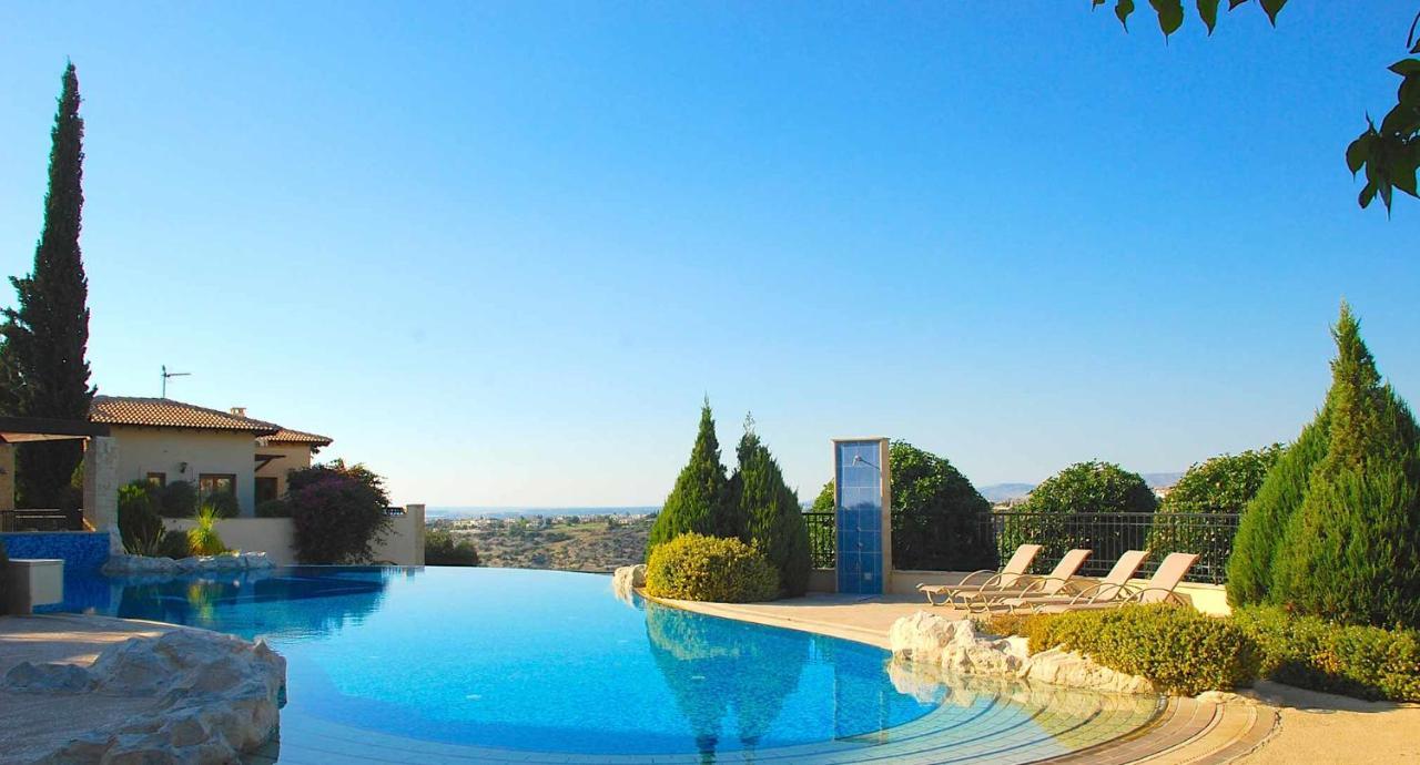 Modern Apartment Nz11 Large Balconies With Sea And Mountain Views Kouklia Exterior photo