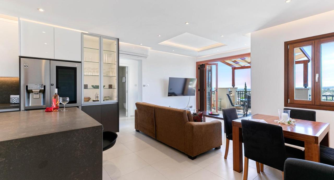 Modern Apartment Nz11 Large Balconies With Sea And Mountain Views Kouklia Exterior photo
